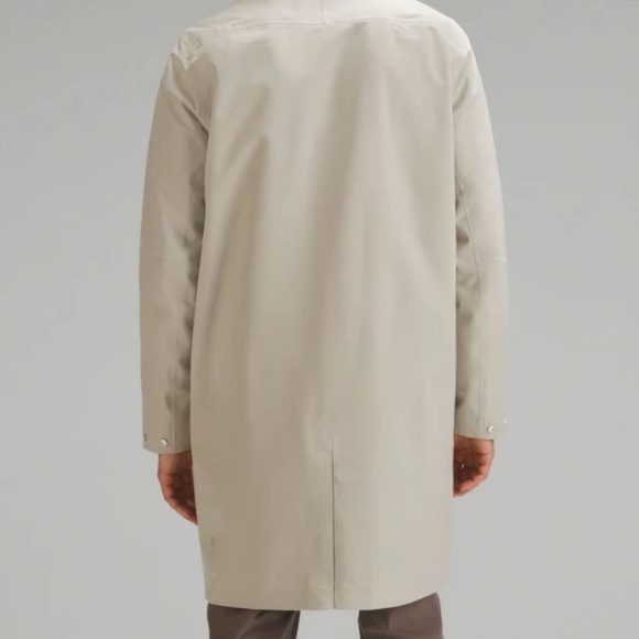 Lululemon New Venture rain jacket - Picture 2 of 3